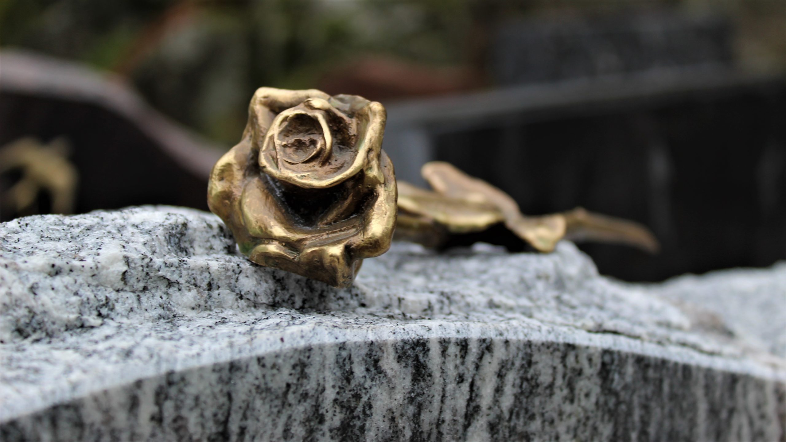 Hautakive kaiverrus.